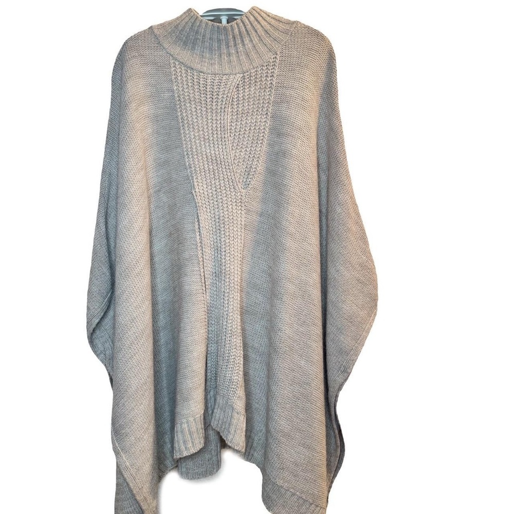 New York & Co Poncho Beige S/M
